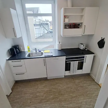 2 Bedroom With Free Private Parking