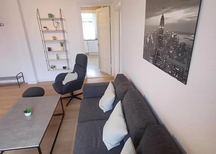 2 Bedroom With Free Private Parking Apartmán *
