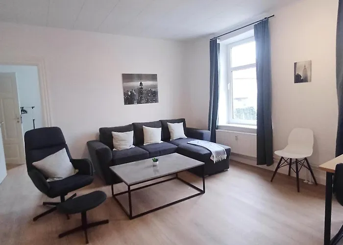 2 Bedroom With Free Private Parking Apartmán *
