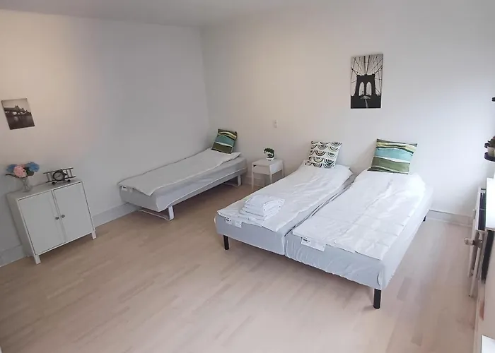 2 Bedroom With Free Private Parking Apartmán
