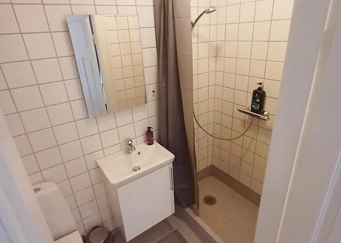 2 Bedroom With Free Private Parking * Randers